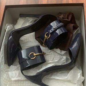 Gucci Vernice Crystal Pumps